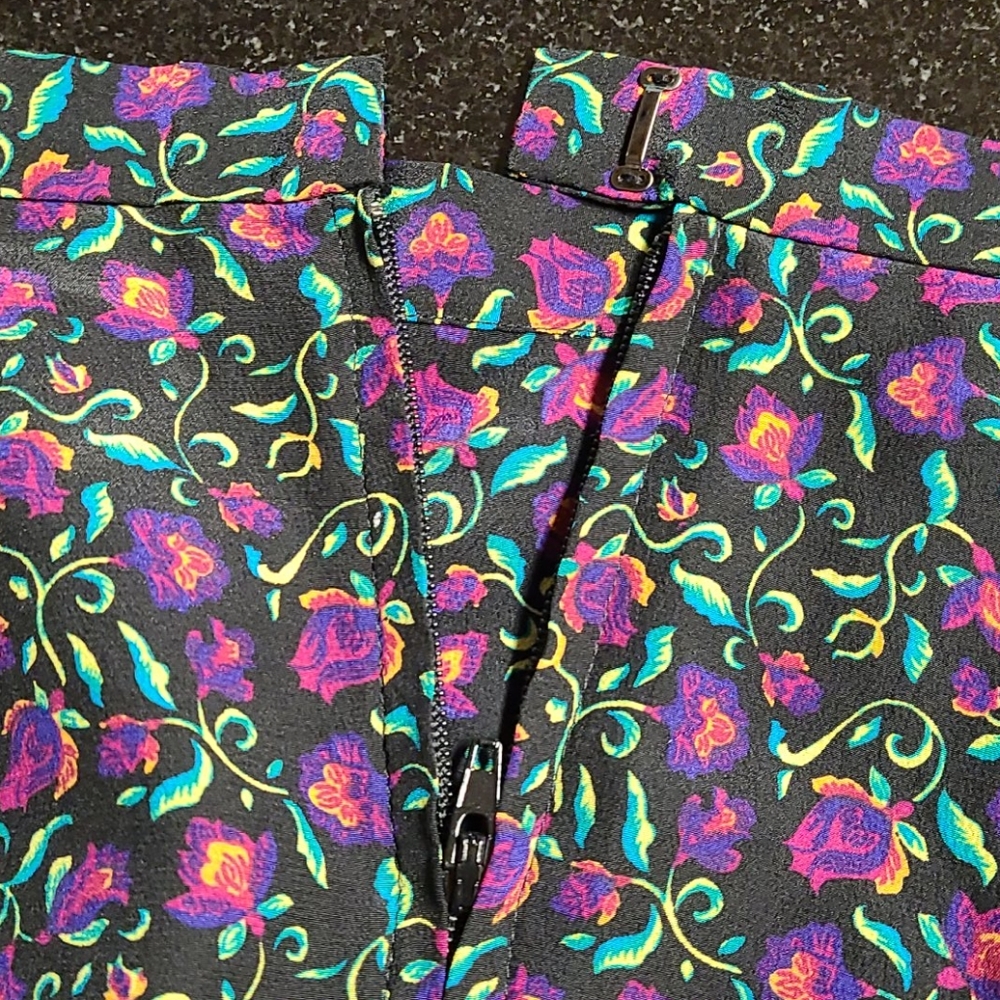 Amanda Smith Silk Skirt - Picture 3 of 7